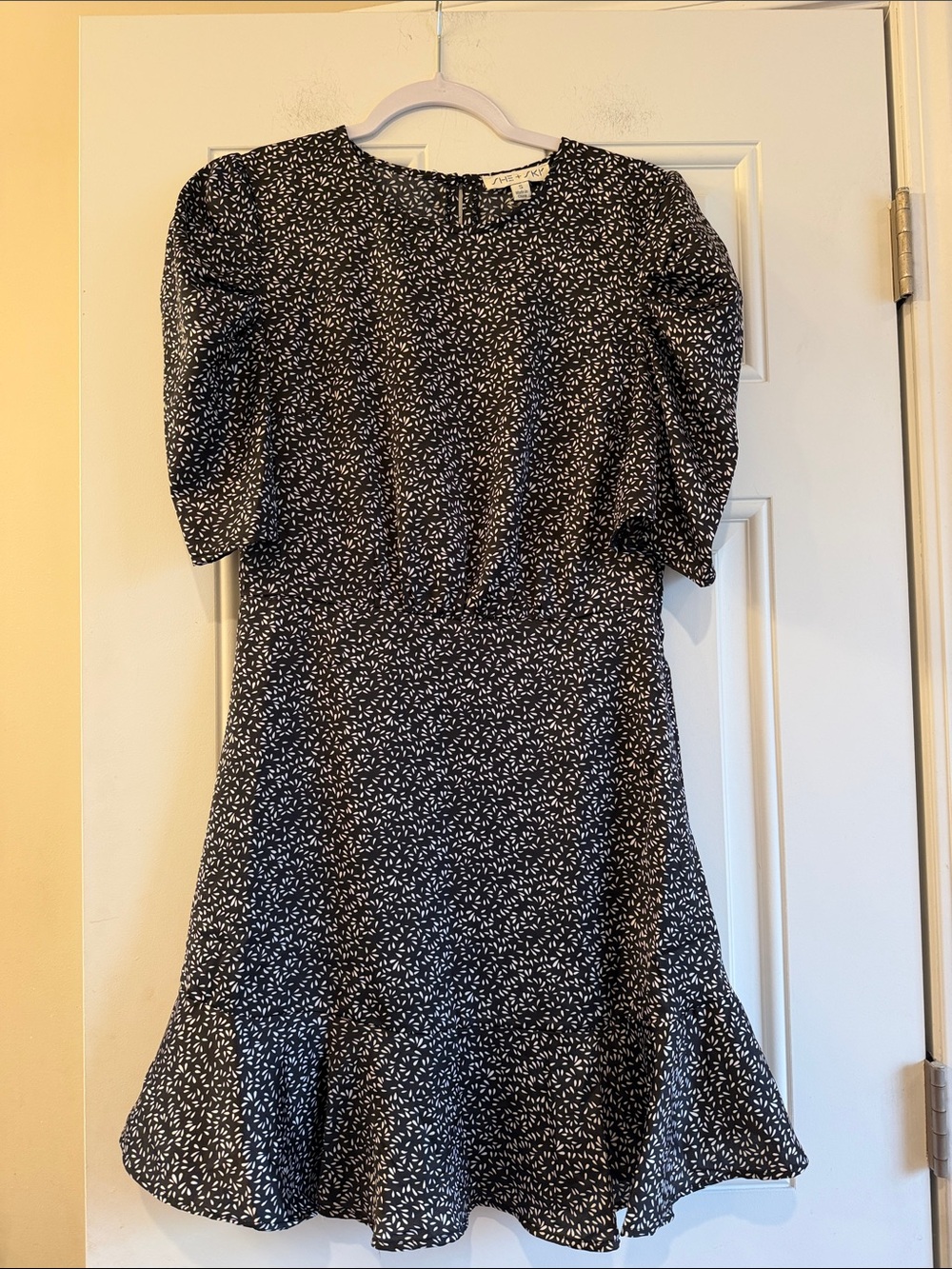 NWT She + Sky Black and White Printed Puff-Sleeve Midi Dress